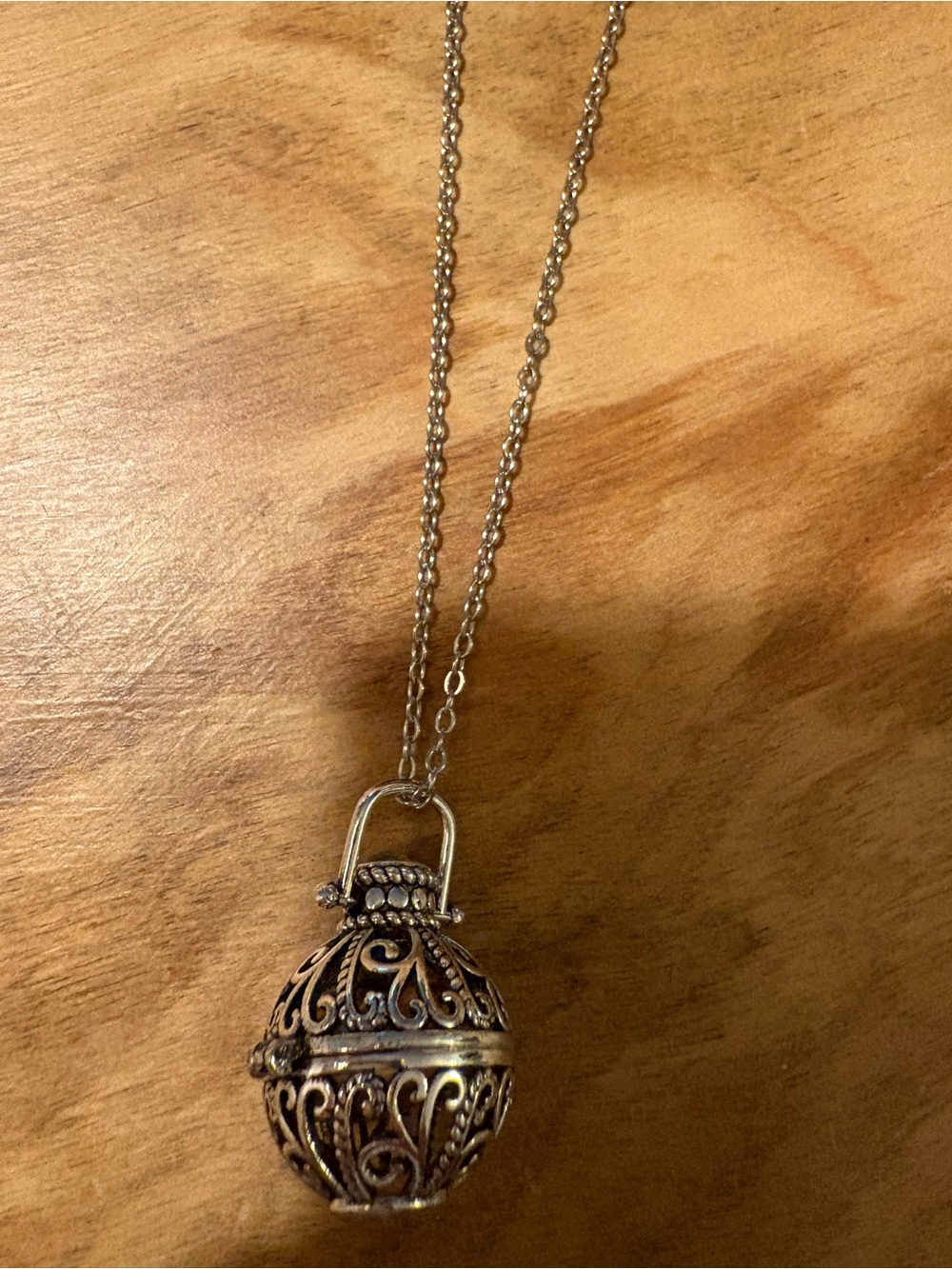 Ash holder necklaces to keep your loved one near.